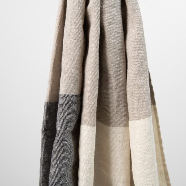 TORBY Huivi beige musta - Image 4