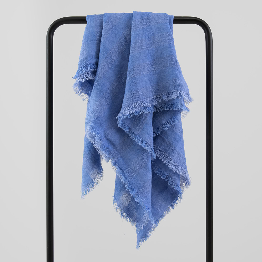 KORI Huivi violetinsininen 1 violet-blue linen scarf